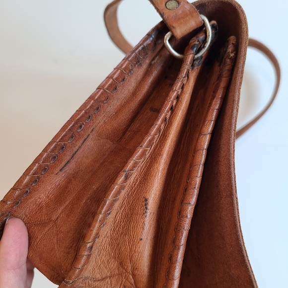 Handmade Moroccan Leather Crossbody Handbag - Picture 13 of 15